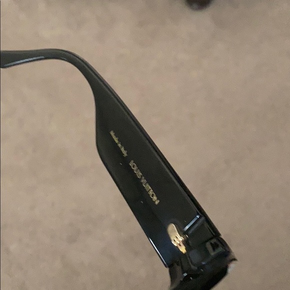 Louis Vuitton sunglasses - Picture 2 of 5